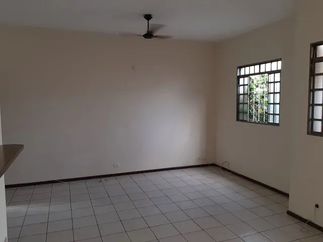 Imagem 2: Casa com 3 Dormitórios À Venda, 130 M² por R$ 270.000,00 - Santiago - Londrina/Pr