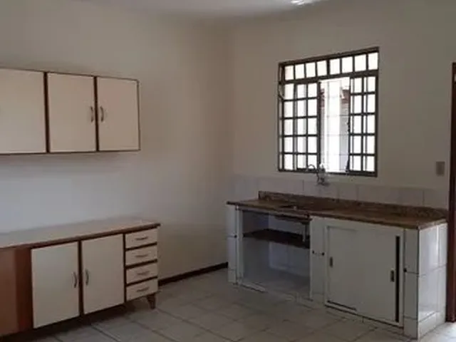 Imagem 8: Casa com 3 Dormitórios À Venda, 130 M² por R$ 270.000,00 - Santiago - Londrina/Pr
