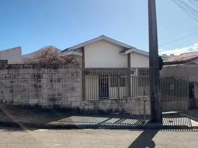 Imagem 9: Casa com 3 Dormitórios À Venda, 130 M² por R$ 270.000,00 - Santiago - Londrina/Pr
