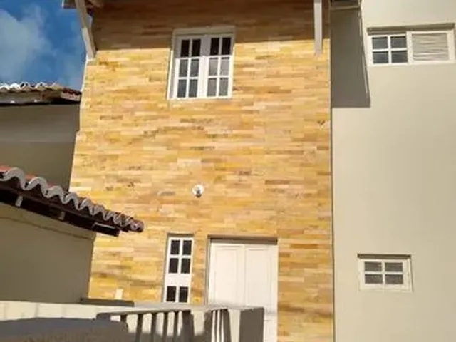 Imagem: Casa em Rua Pública -Coroa do Meio