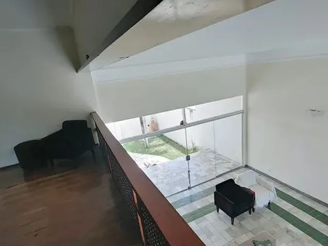Imagem 8: Casa em Rua Pública -Coroa do Meio