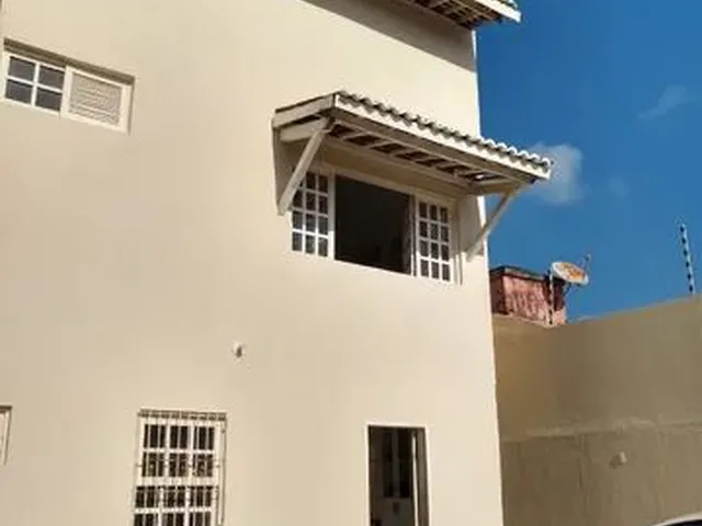 Imagem 6: Casa em Rua Pública -Coroa do Meio