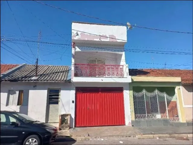 Imagem: A casa possui 2 Dormitórios, 2 Banheiros, 1 Vaga na