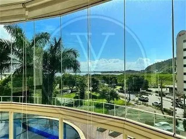 Imagem: Res. Maison Royalle - Casa Suspensa com