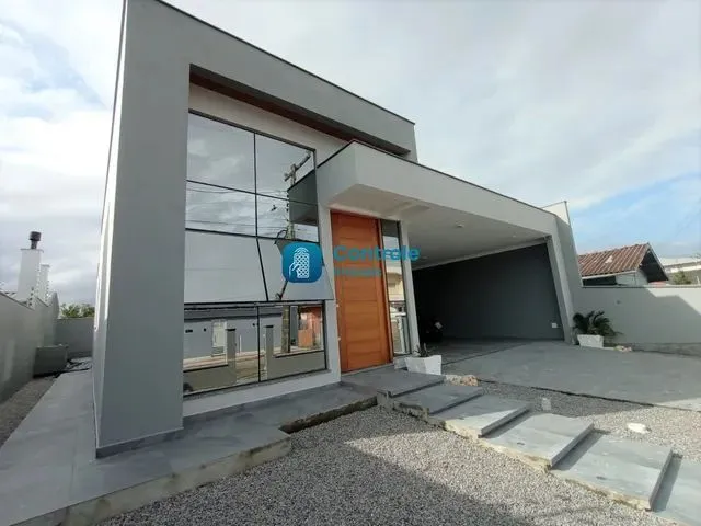 Imagem: Bela Casa Nova e Térrea no Centro, Palhoça