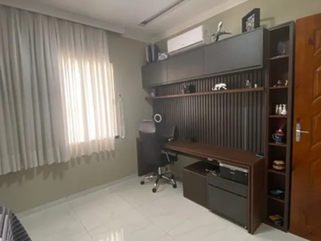 Imagem 2: Casa Imponente com Uma Área de Lazer Privativa Incrível