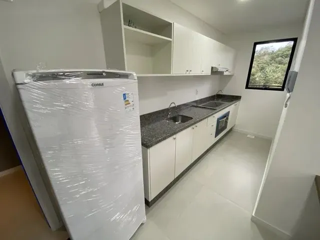 Imagem: O apartamento possui 1 Dormitório, 1 Banheiro, 1 Vaga na