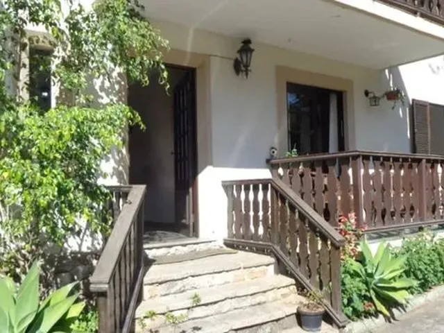 Imagem: Apartamento Térreo, Av. Barão do Rio Branco