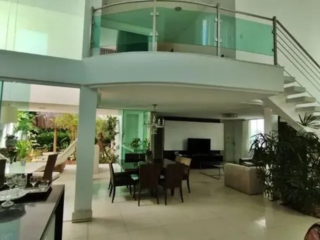 Imagem: Casa com 4 Dormitórios À Venda, 300 M²