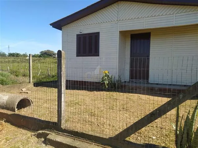 Imagem: Casa com 2 Dormitorio(S) Localizado(A) no