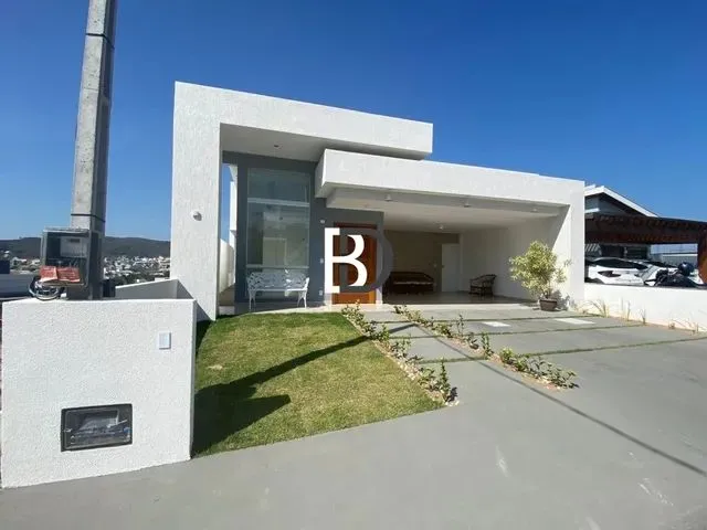 Imagem: A casa possui 3 Dormitórios, 3 Suítes, 3 Banheiros, 2