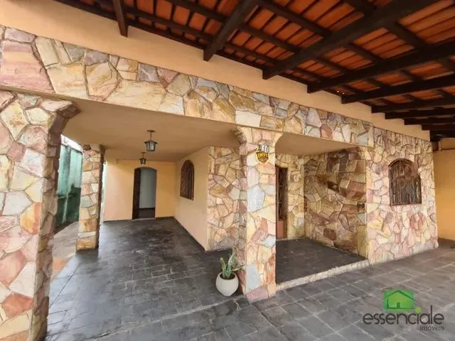 Imagem: Casa com 4 Dormitórios À Venda em Contagem