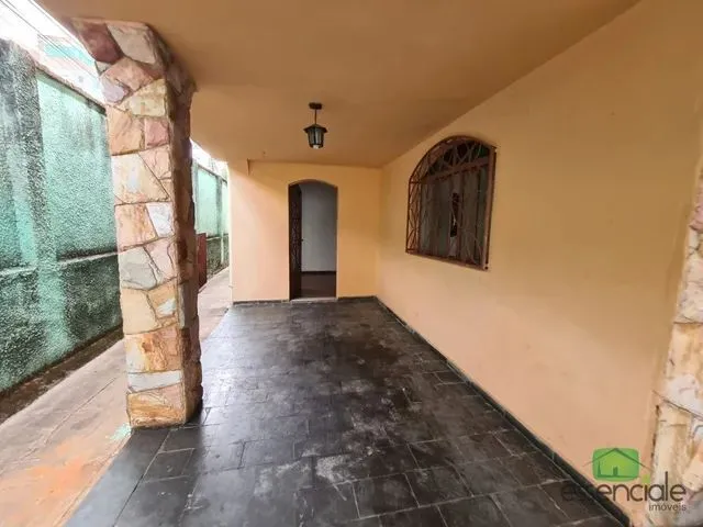 Imagem 9: Casa com 4 Dormitórios À Venda em Contagem