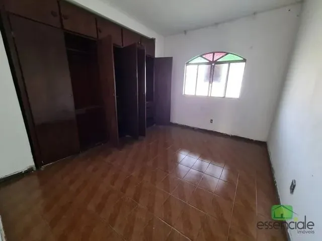 Imagem 5: Casa com 4 Dormitórios À Venda em Contagem