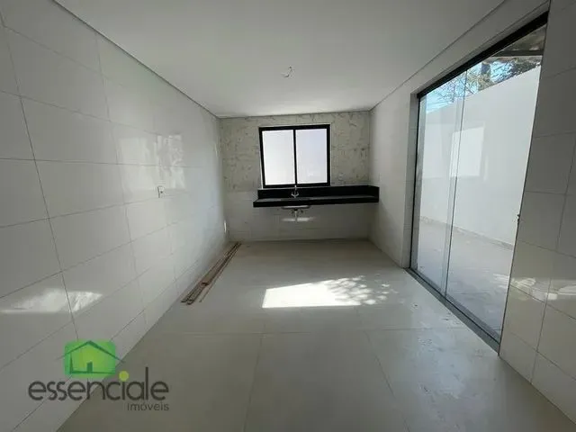 Imagem 12: Casa com 3 Dormitórios À Venda em Contagem