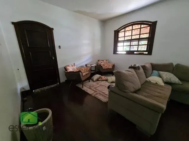 Imagem 2: Casa com 3 Dormitórios À Venda em Contagem