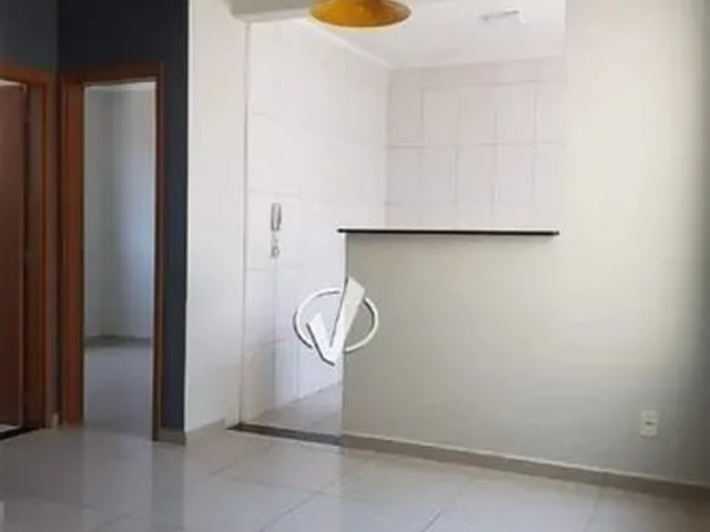 Imagem: O apartamento possui 2 Dormitórios, 1 Banheiro, 1 Vaga na
