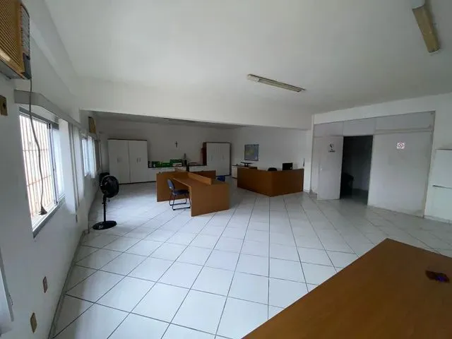 Imagem 9: Prédio/Edifício Inteiro para Aluguel e Venda Possui 900 Metros Quadrados