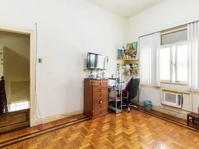 Imagem 12: Casa Tríplex - 5 Quartos - Área Externa - em Rua Nobre de Laranjeiras
