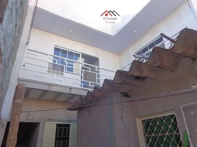 Imagem 1: Qr 408 Ótima Casa 3 Quartos Mais 2 Apartamentos com 1 Quarto Escr em Samambaia Norte