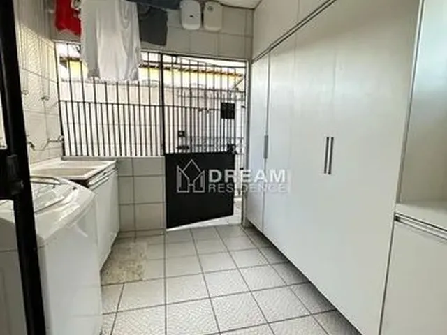 Imagem 15: Casa para Venda Possui 280 Metros Quadrados com 4 Quartos em Hipódromo - Recife - Pe