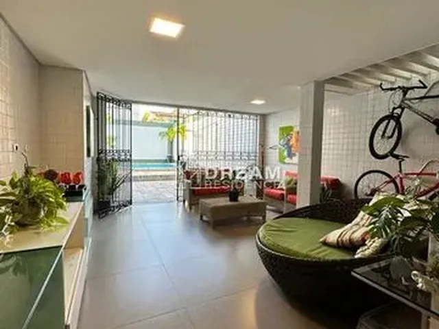 Imagem 12: Casa para Venda Possui 280 Metros Quadrados com 4 Quartos em Hipódromo - Recife - Pe