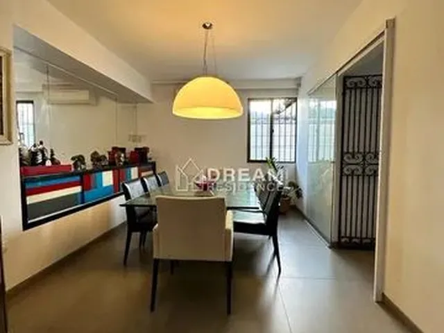 Imagem 11: Casa para Venda Possui 280 Metros Quadrados com 4 Quartos em Hipódromo - Recife - Pe