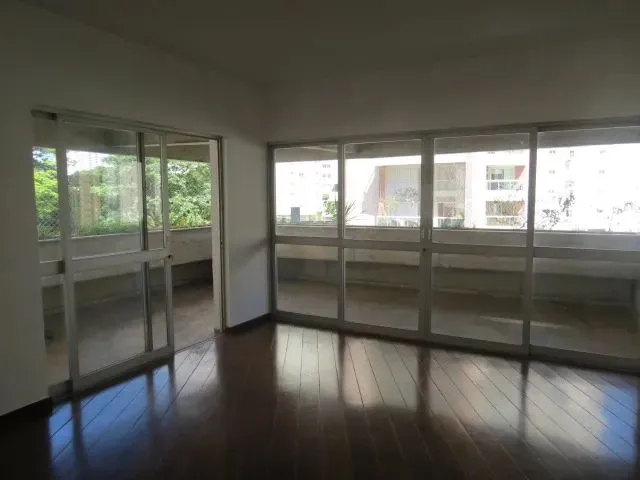 Imagem 9: 04 Quartos, 02 Suítes, 02 Vagas de Garagem