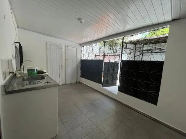 Imagem 13: Alugo Excelente Casa na Av Conselheiro Furtado Entre Jose Bonifácio e Barão de Mamoré