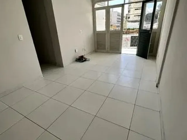 Imagem 6: Alugo Apto com 03 Quartos e com Varanda no Centro - Imperdível
