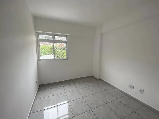 Imagem 6: Apartamento para Venda com 2 Quartos Sala com Varanda e Garagem Próximo Ao Centro Juiz De