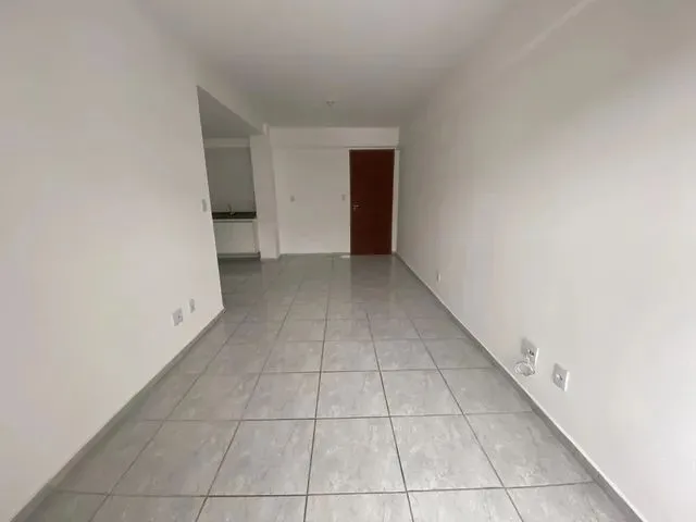 Imagem 2: Apartamento para Venda com 2 Quartos Sala com Varanda e Garagem Próximo Ao Centro Juiz De
