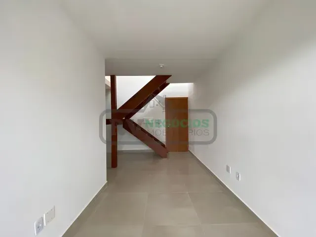 Imagem 3: )(- Bairro Aeroporto - Oportunidade! Linda Cobertura Duplex de 3 Quartos Ótimo Terraço
