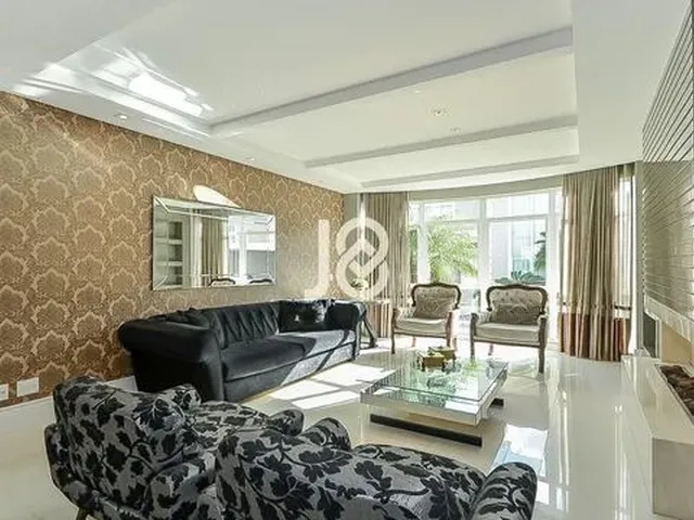 Imagem 6: Casa Clássica com 3 Suítes, Escritório e Piscina! Casa Clássica com 3 Suítes