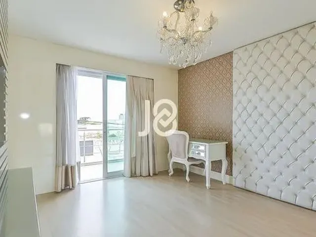 Imagem 16: Casa Clássica com 3 Suítes, Escritório e Piscina! Casa Clássica com 3 Suítes