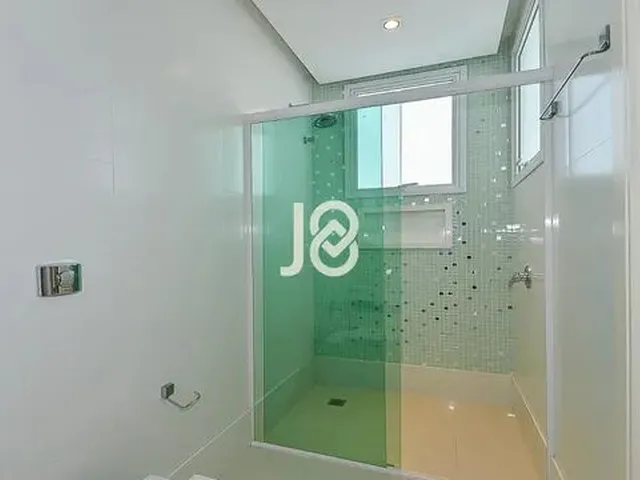 Imagem 12: Casa Clássica com 3 Suítes, Escritório e Piscina! Casa Clássica com 3 Suítes