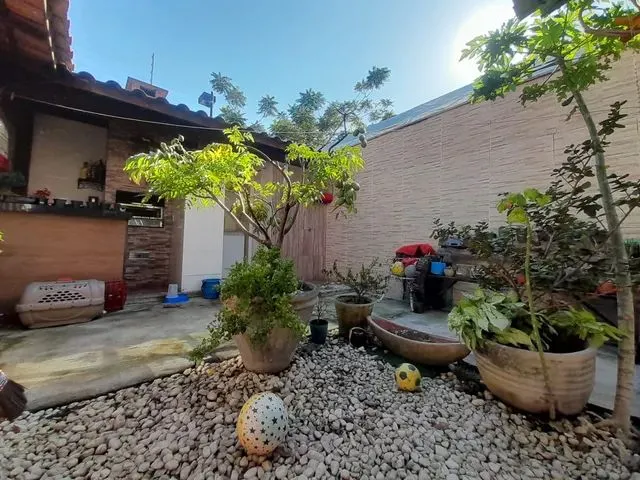 Imagem: Dno Casa com Quintal em Condomínio Fechado
