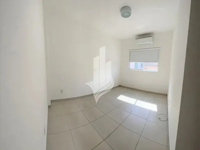 Imagem 8: Apartamento Semi Mobiliado com 3 Dormitórios, 1 Suíte, 2 Vagas de Garagem