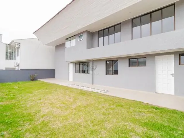 Imagem 3: Casa com 5 Dormitórios À Venda com 360M² por R$ 2.000.000,00 no Bairro Pilarzinho