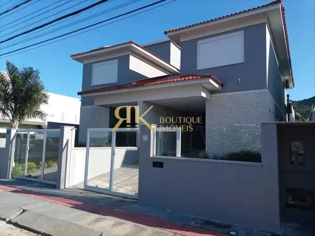 Imagem: Casa À Venda, 4 Quartos, 1 Suíte, 2 Vagas