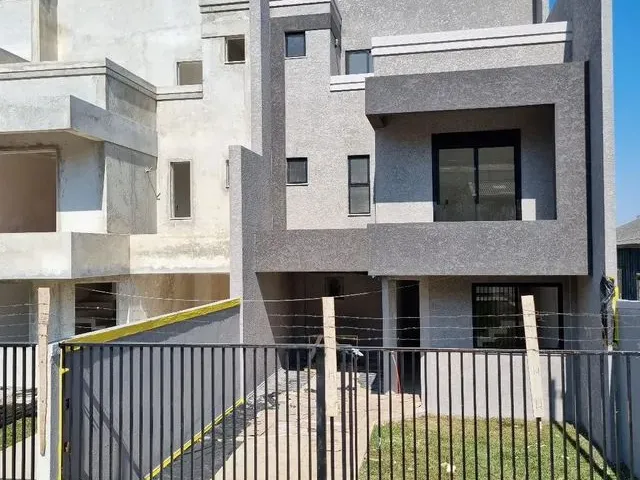 Imagem 2: Vendo Excelente Triplex, no Bairro Uberaba, Curitiba -Pr, Imóvel Novo Lançamento