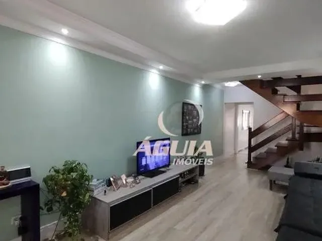 Imagem: A casa possui 4 Dormitórios, 3 Suítes, 4 Banheiros, 4