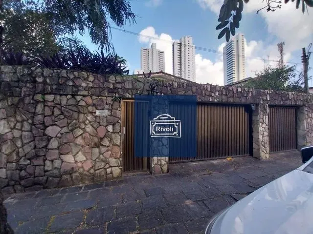 Imagem: Casa com 4 Dormitórios À Venda, 330 M²