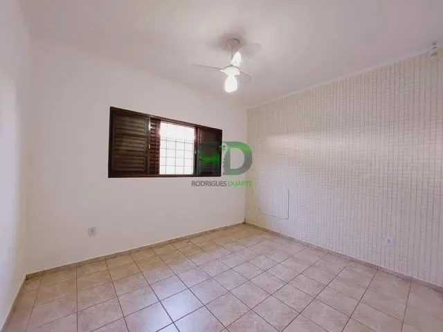 Imagem 3: Casa para Venda Possui 86 Metros Quadrados com 2 Quartos em Altos do Paraíso - Botucatu