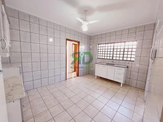 Imagem 13: Casa para Venda Possui 86 Metros Quadrados com 2 Quartos em Altos do Paraíso - Botucatu