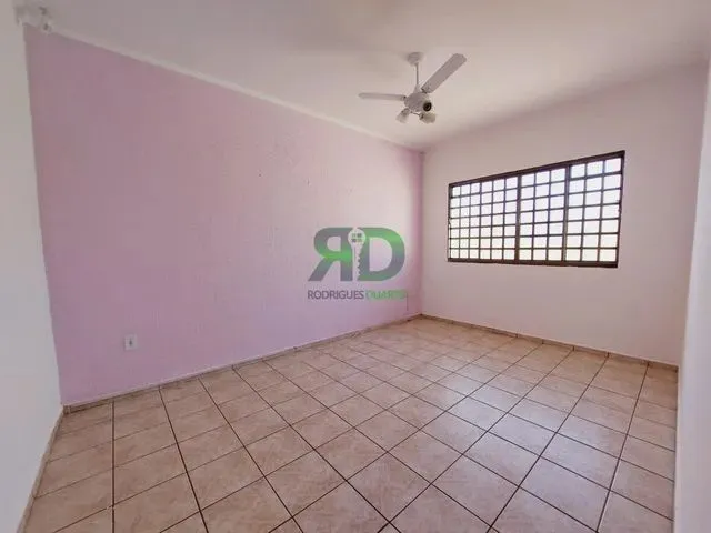 Imagem 15: Casa para Venda Possui 86 Metros Quadrados com 2 Quartos em Altos do Paraíso - Botucatu