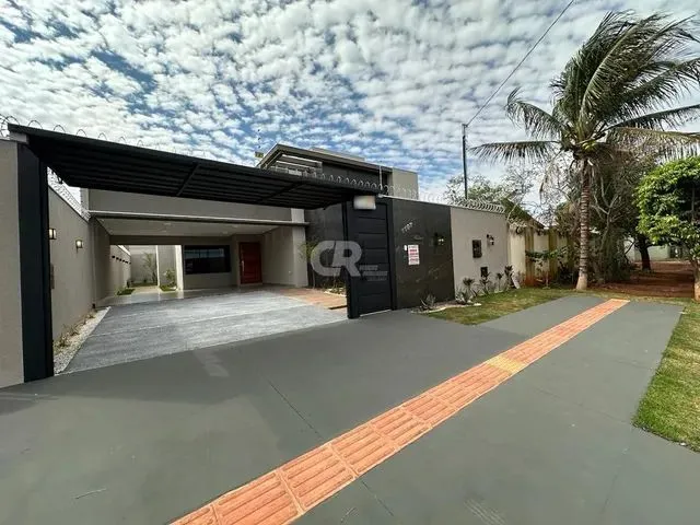 Imagem: Casa À Venda com 3 Quartos, 3 Banheiros