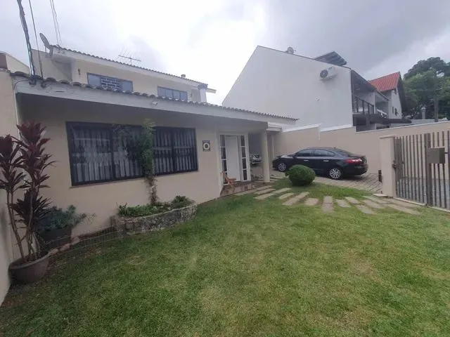 Imagem: Uma Excelente e Ampla Residência no Jardim