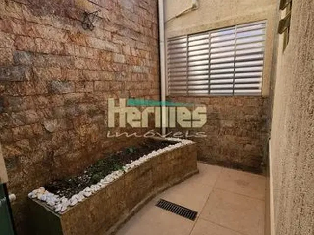Imagem: Belíssima Casa para Venda com 3 Dormitórios
