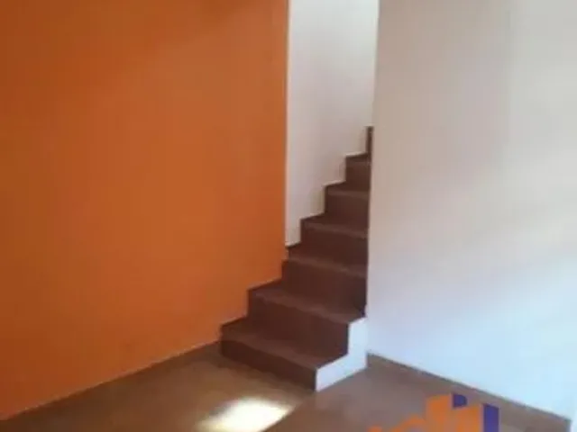 Imagem: Casa de 2 Quartos para Alugar no Bairro